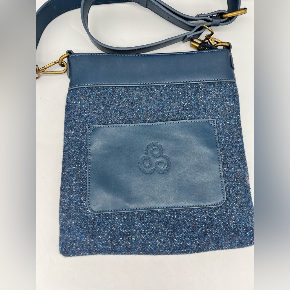 Aran Kerry Tweed Blue Messanger Bag - Picture 3 of 12